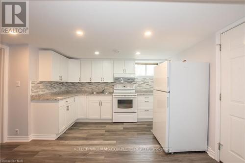 78 Gram Avenue, Welland, ON - Indoor Photo Showing Kitchen