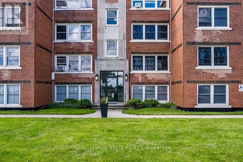 202A - 5 East 36Th Street, Hamilton (Raleigh), ON - Outdoor With Facade