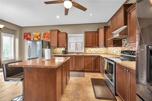 61 Provident Way, Hamilton, ON - Indoor Photo Showing Kitchen