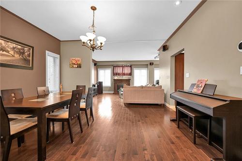 61 Provident Way, Hamilton, ON - Indoor Photo Showing Dining Room