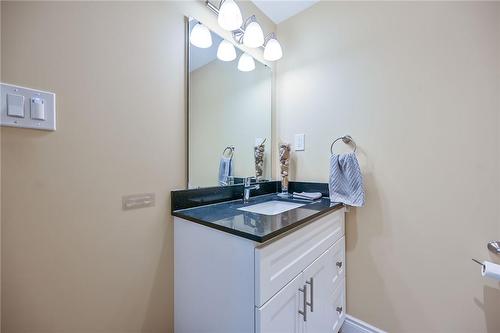 61 Provident Way, Hamilton, ON - Indoor Photo Showing Bathroom