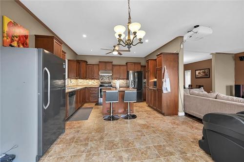 61 Provident Way, Hamilton, ON - Indoor Photo Showing Kitchen