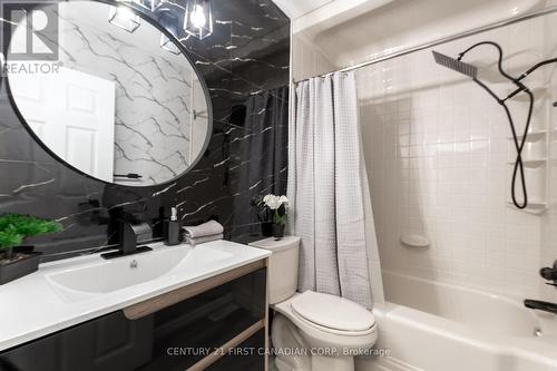 15 Kipling Avenue, London, ON - Indoor Photo Showing Bathroom