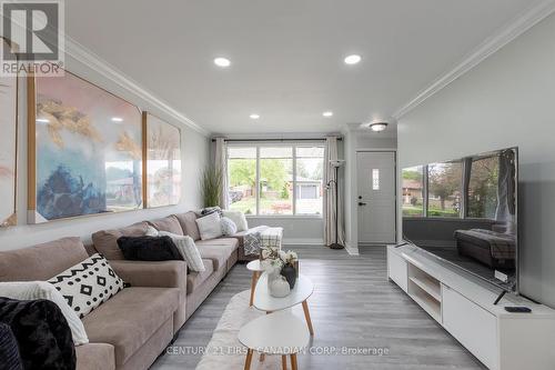 15 Kipling Avenue, London, ON - Indoor Photo Showing Living Room