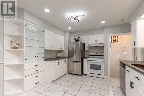 15 Kipling Avenue, London, ON - Indoor Photo Showing Kitchen