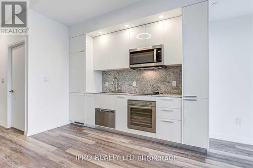 709 - 75 Canterbury Place, Toronto (Willowdale West), ON - Indoor Photo Showing Kitchen