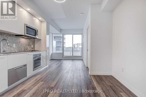 709 - 75 Canterbury Place, Toronto (Willowdale West), ON - Indoor Photo Showing Kitchen