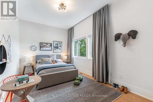 1 Hunt Club Drive, Toronto (Birchcliffe-Cliffside), ON - Indoor Photo Showing Bedroom