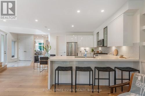 1 Hunt Club Drive, Toronto (Birchcliffe-Cliffside), ON - Indoor Photo Showing Kitchen With Upgraded Kitchen