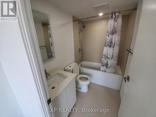 208 - 1401 O'Connor Drive, Toronto (O'Connor-Parkview), ON - Indoor Photo Showing Bathroom