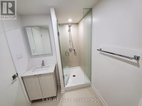 208 - 1401 O'Connor Drive, Toronto (O'Connor-Parkview), ON - Indoor Photo Showing Bathroom