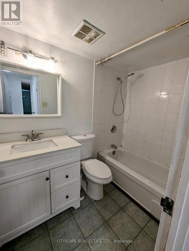 608 - 17 Knightsbridge Road, Brampton, ON - Indoor Photo Showing Bathroom