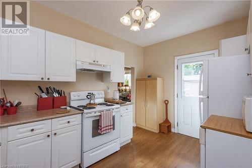 158 Third Avenue E, North Bay, ON - Indoor Photo Showing Kitchen