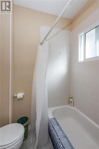 158 Third Avenue E, North Bay, ON - Indoor Photo Showing Bathroom