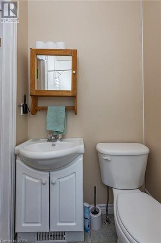 158 Third Avenue E, North Bay, ON - Indoor Photo Showing Bathroom