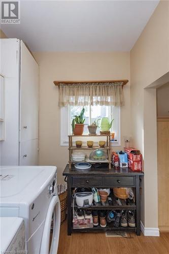 158 Third Avenue E, North Bay, ON - Indoor Photo Showing Laundry Room