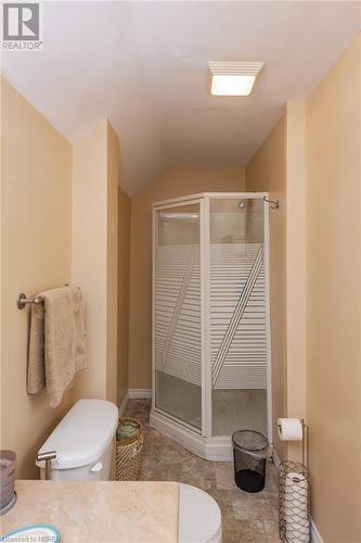 158 Third Avenue E, North Bay, ON - Indoor Photo Showing Bathroom