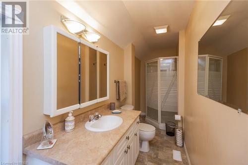 158 Third Avenue E, North Bay, ON - Indoor Photo Showing Bathroom