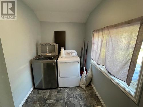 10744 17 Street, Dawson Creek, BC - Indoor Photo Showing Laundry Room