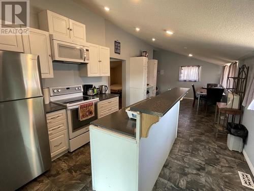 10744 17 Street, Dawson Creek, BC - Indoor Photo Showing Kitchen