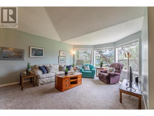 12700 Morrow Avenue, Summerland, BC - Indoor Photo Showing Living Room