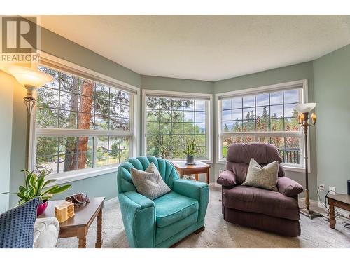 12700 Morrow Avenue, Summerland, BC - Indoor Photo Showing Living Room