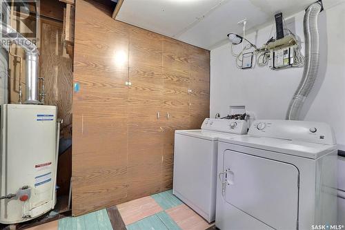 1233 Aberdeen Street, Regina, SK - Indoor Photo Showing Laundry Room