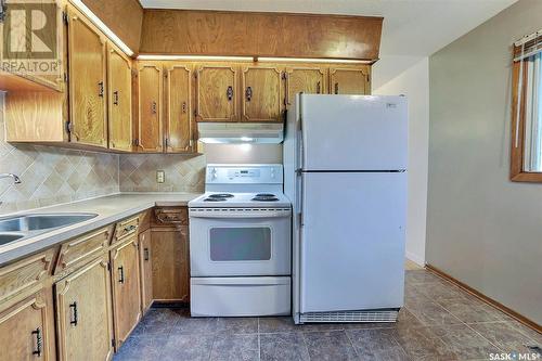 1233 Aberdeen Street, Regina, SK - Indoor Photo Showing Kitchen