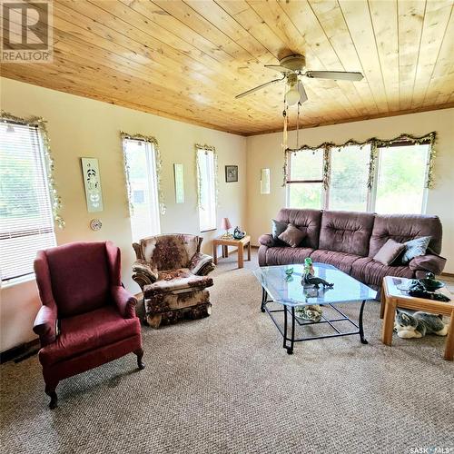 Poncsak Acres, Fertile Belt Rm No. 183, SK - Indoor Photo Showing Living Room