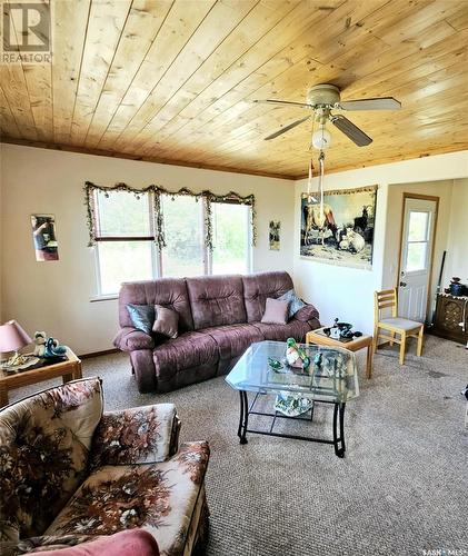 Poncsak Acres, Fertile Belt Rm No. 183, SK - Indoor Photo Showing Living Room