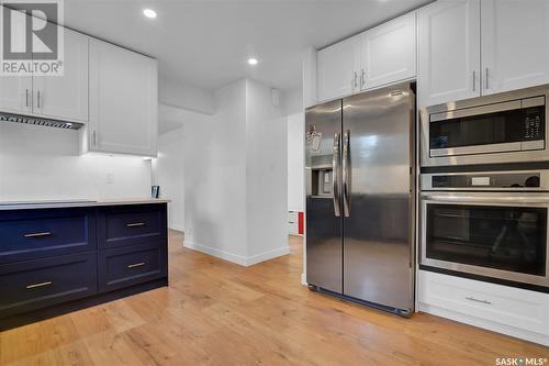 4822 Queen Street, Regina, SK - Indoor Photo Showing Kitchen