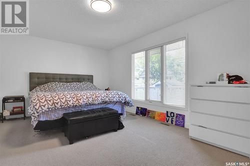 4822 Queen Street, Regina, SK - Indoor Photo Showing Bedroom