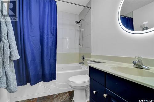 4822 Queen Street, Regina, SK - Indoor Photo Showing Bathroom