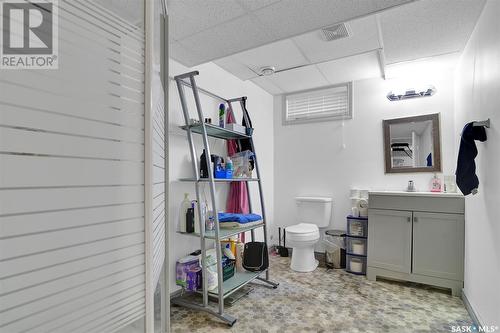 4822 Queen Street, Regina, SK - Indoor Photo Showing Bathroom