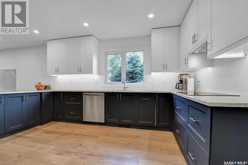 4822 Queen Street, Regina, SK - Indoor Photo Showing Kitchen