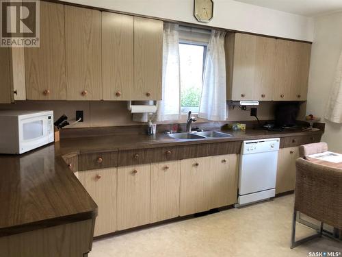 234 Northern Avenue, Canora, SK - Indoor Photo Showing Kitchen With Double Sink