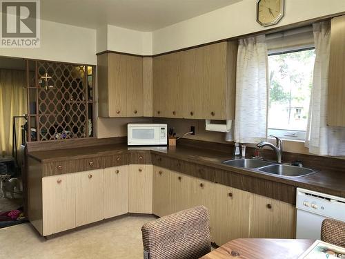 234 Northern Avenue, Canora, SK - Indoor Photo Showing Kitchen With Double Sink