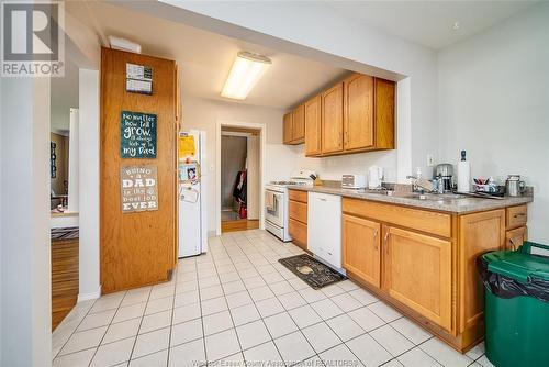 3001 Dandurand, Windsor, ON - Indoor Photo Showing Kitchen With Double Sink