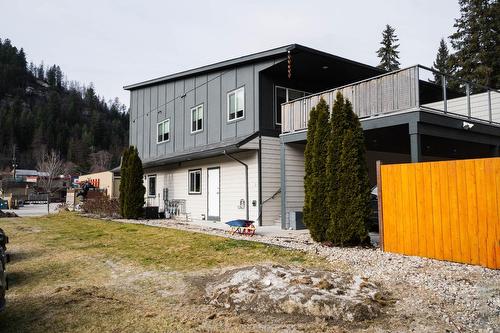 495 Columbia Avenue, South Castlegar, BC 