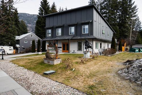 495 Columbia Avenue, South Castlegar, BC 