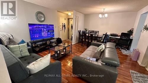 503 - 633 Bay Street, Toronto (Bay Street Corridor), ON - Indoor Photo Showing Living Room