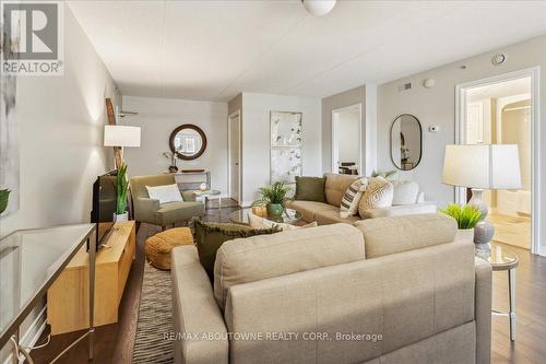 305 - 4005 Kilmer Drive, Burlington (Tansley), ON - Indoor Photo Showing Living Room