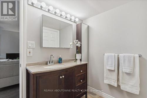 305 - 4005 Kilmer Drive, Burlington (Tansley), ON - Indoor Photo Showing Bathroom