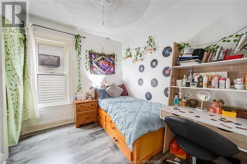 1143 Lincoln, Windsor, ON - Indoor Photo Showing Bedroom