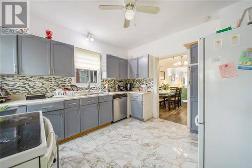 1143 Lincoln, Windsor, ON - Indoor Photo Showing Kitchen With Upgraded Kitchen