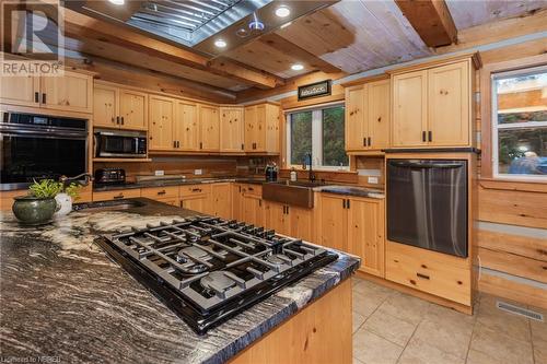 571B Regal Road, North Bay, ON - Indoor Photo Showing Kitchen