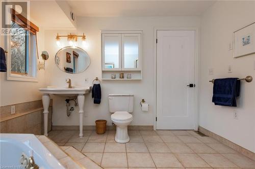 571B Regal Road, North Bay, ON - Indoor Photo Showing Bathroom