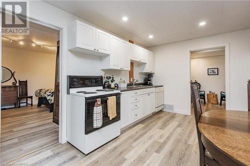 571B Regal Road, North Bay, ON - Indoor Photo Showing Kitchen