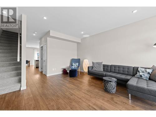 115-1951 Qu'Appelle Blvd, Kamloops, BC - Indoor Photo Showing Living Room