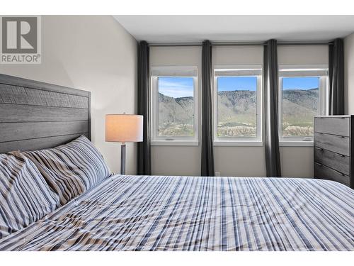 115-1951 Qu'Appelle Blvd, Kamloops, BC - Indoor Photo Showing Bedroom